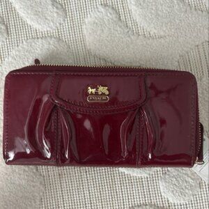 NWT Authentic Crimson Patent Leather Accordion Zip Coach Wallet w/ Gold Accents